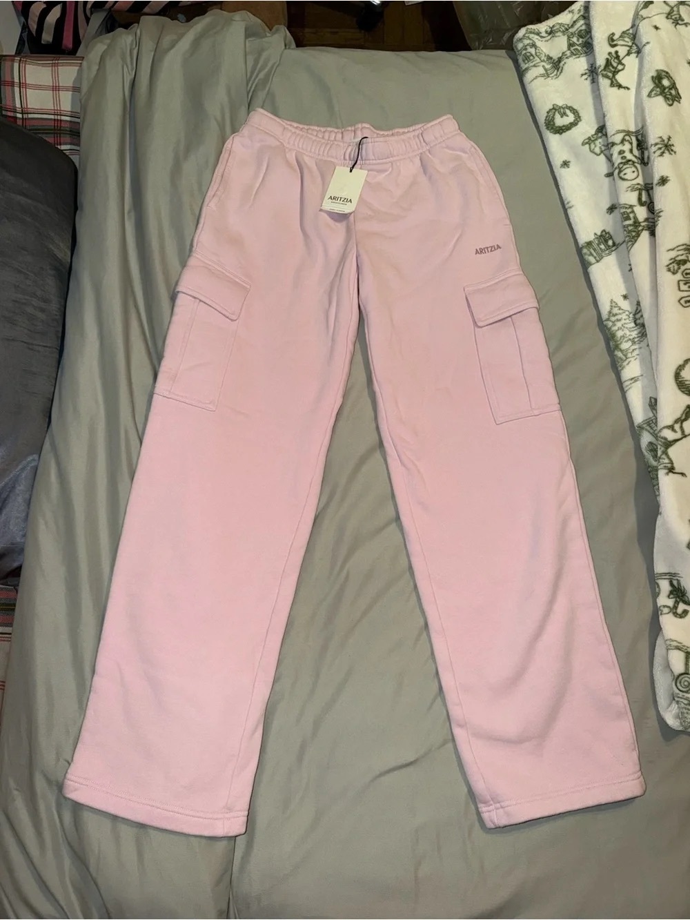 Aritzia Light Pink Straight Leg Cargo Sweatpants